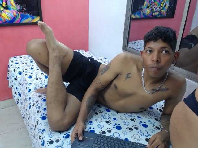 latinosninfomanos live cam on BongaCams