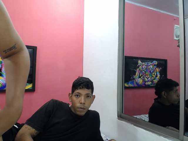 latinosninfomanos live cam on BongaCams