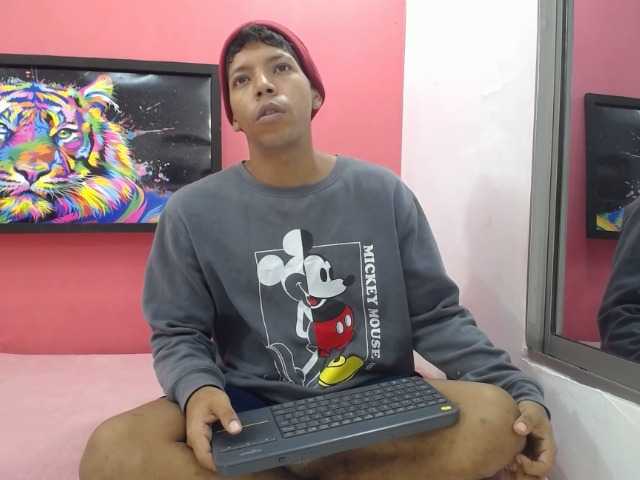 latinosninfomanos live cam on BongaCams