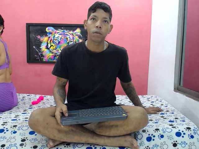 latinosninfomanos live cam on BongaCams