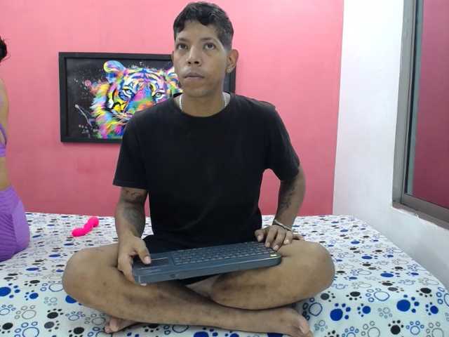 latinosninfomanos live cam on BongaCams