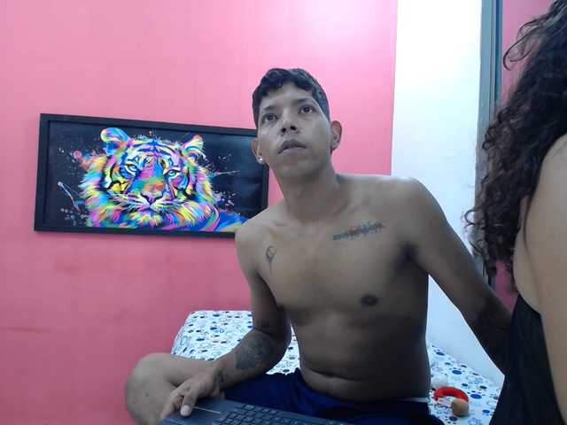 latinosninfomanos live webcam show