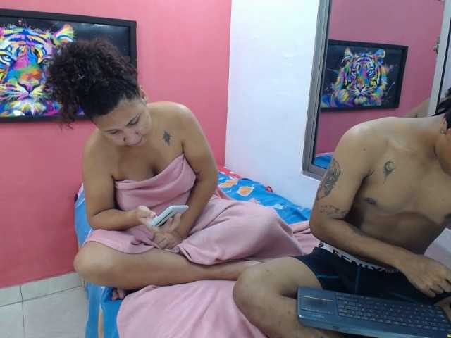 latinosninfomanos live cam on BongaCams