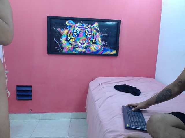 latinosninfomanos live cam on BongaCams