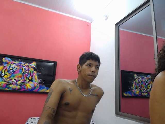 latinosninfomanos live cam on BongaCams