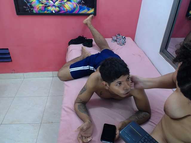 latinosninfomanos live cam on BongaCams
