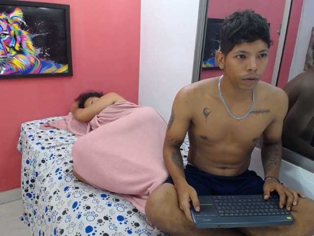 latinosninfomanos live cam on BongaCams