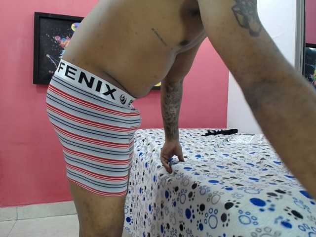 latinosninfomanos live cam on BongaCams