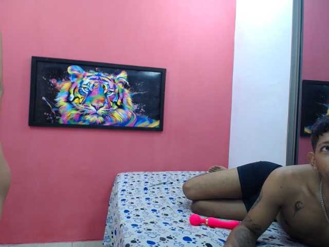 latinosninfomanos live cam on BongaCams