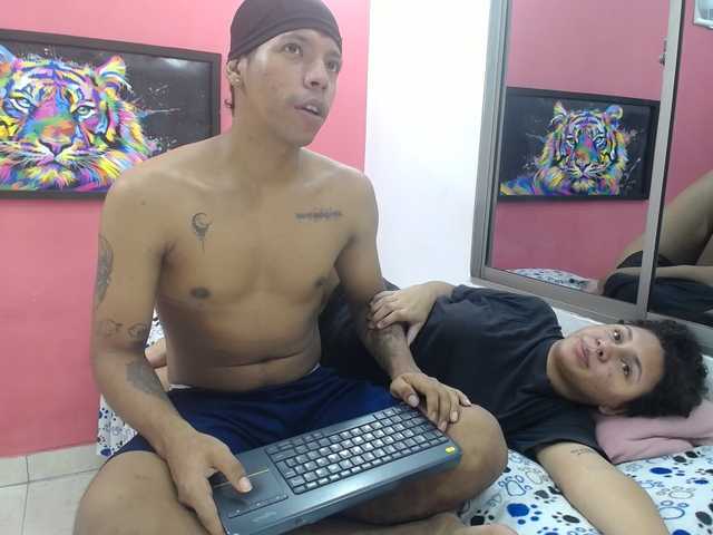 latinosninfomanos live cam on BongaCams