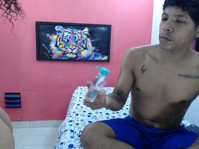 latinosninfomanos live cam on BongaCams