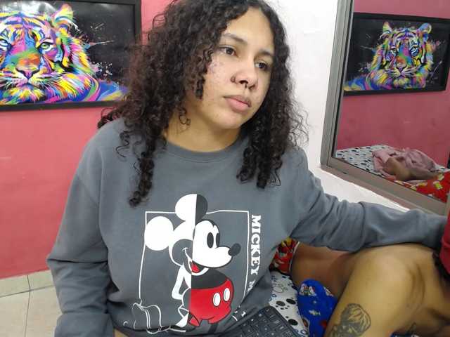 latinosninfomanos live cam on BongaCams