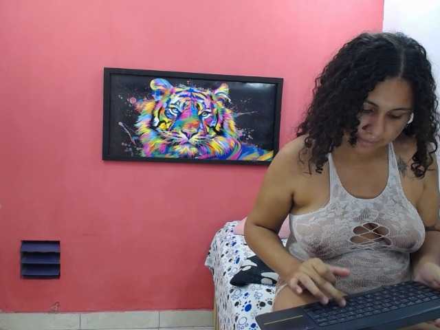 latinosninfomanos live cam on BongaCams