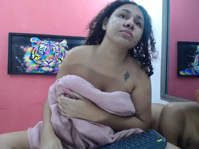 latinosninfomanos live cam on BongaCams