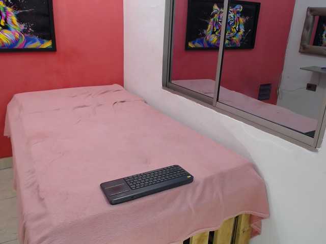 latinosninfomanos live cam on BongaCams