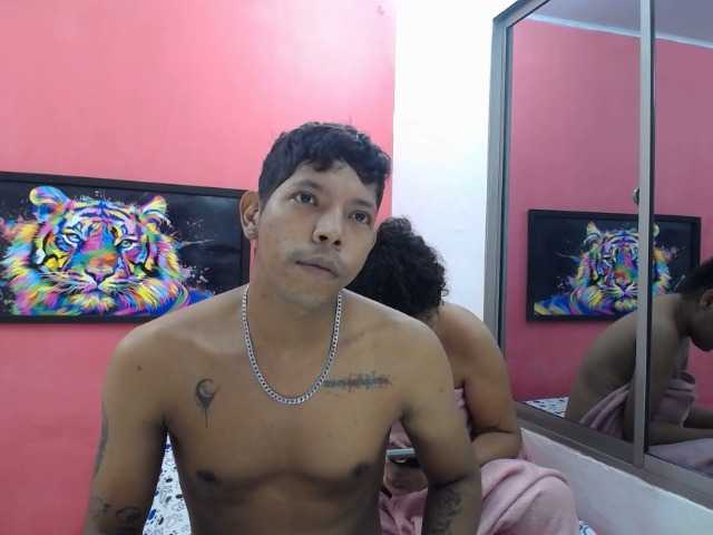 latinosninfomanos live cam on BongaCams