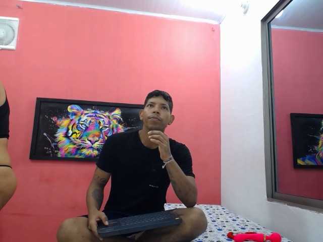 latinosninfomanos live cam on BongaCams