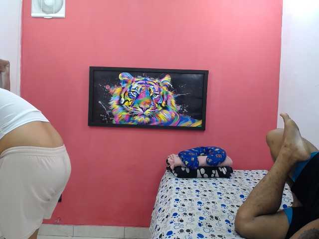 latinosninfomanos live cam on BongaCams
