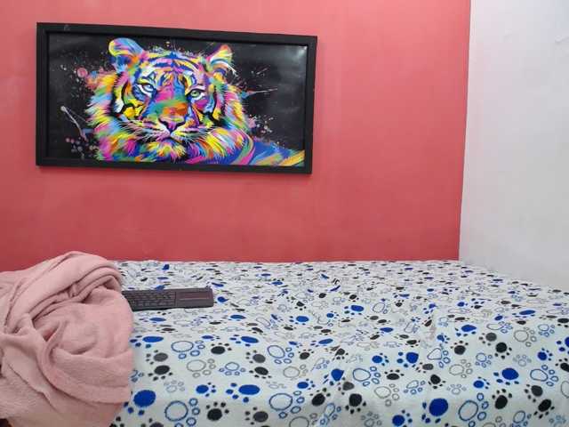 latinosninfomanos live cam on BongaCams