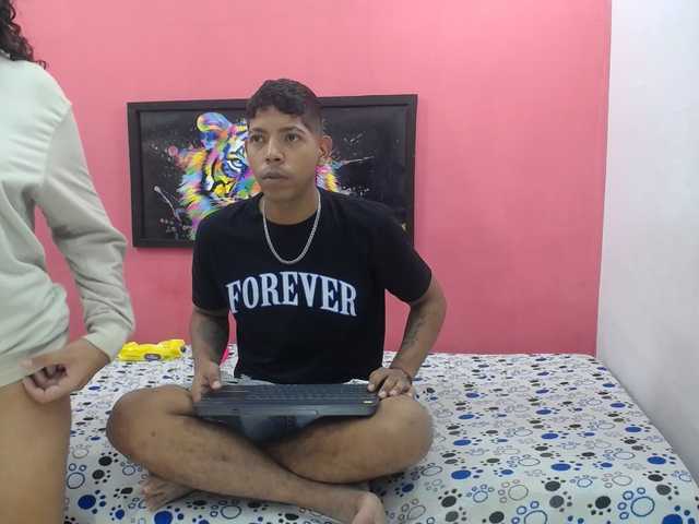 latinosninfomanos live cam on BongaCams