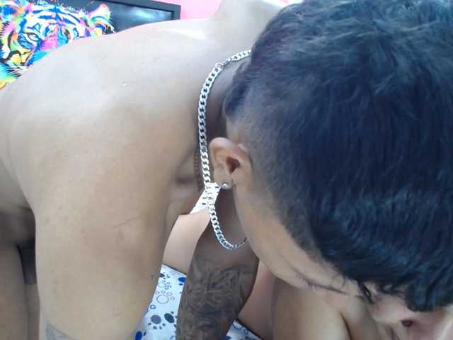 latinosninfomanos live cam on BongaCams