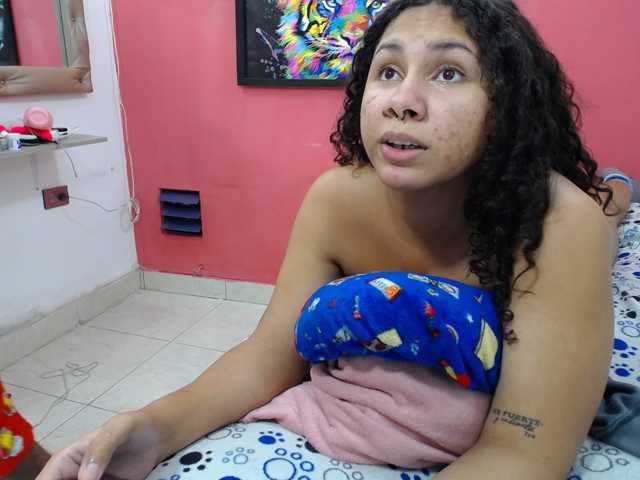 latinosninfomanos live cam on BongaCams
