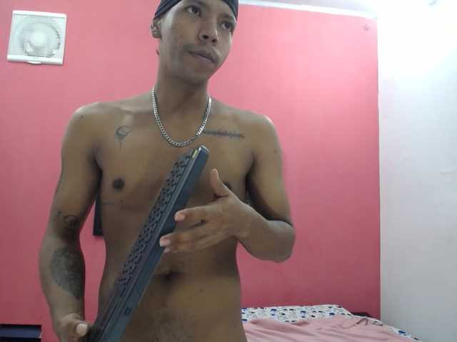 latinosninfomanos live cam preview