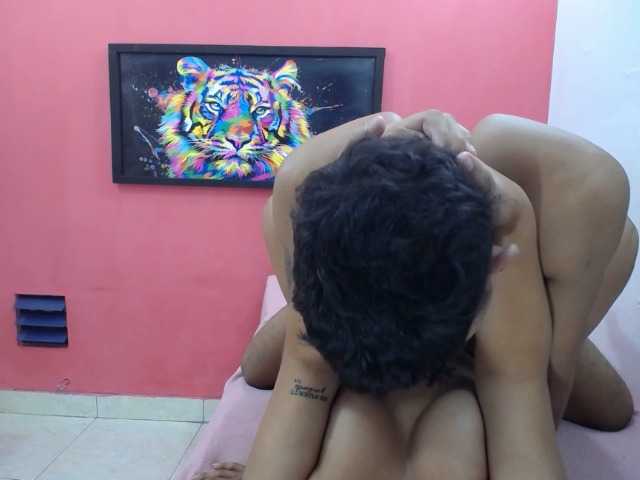 latinosninfomanos live cam on BongaCams