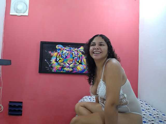 latinosninfomanos live cam on BongaCams