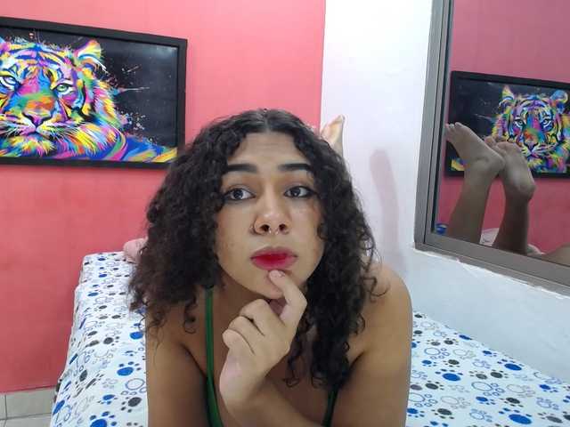 latinosninfomanos live webcam show
