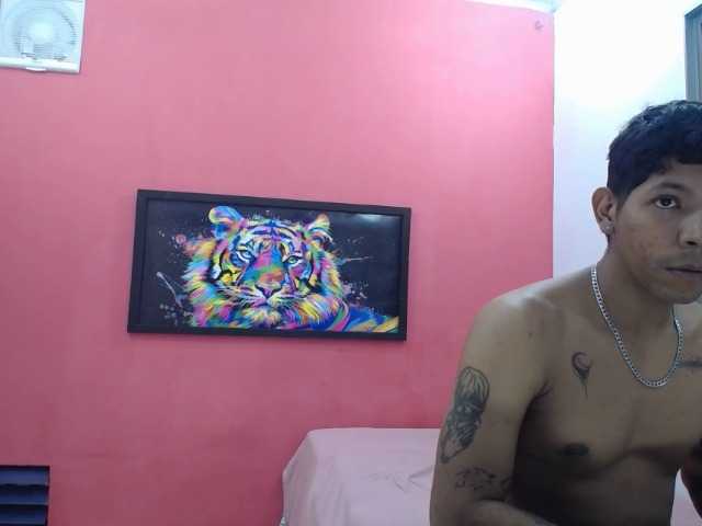 latinosninfomanos live cam on BongaCams