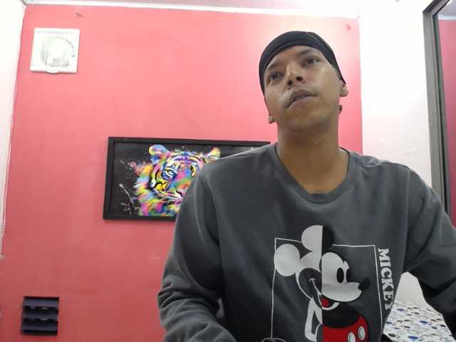 latinosninfomanos live cam on BongaCams