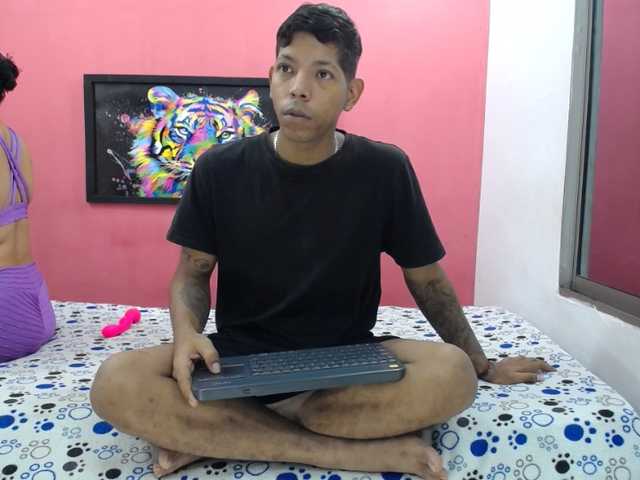 latinosninfomanos live cam on BongaCams