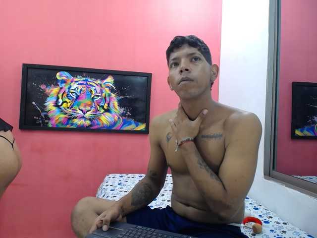latinosninfomanos live cam on BongaCams