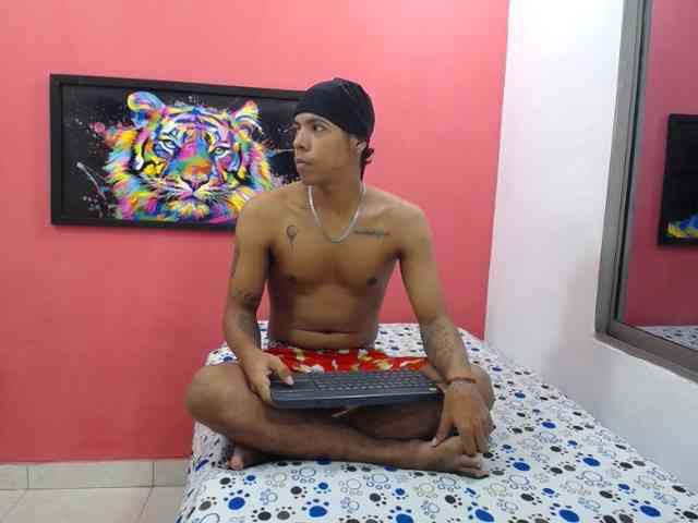 latinosninfomanos webcam