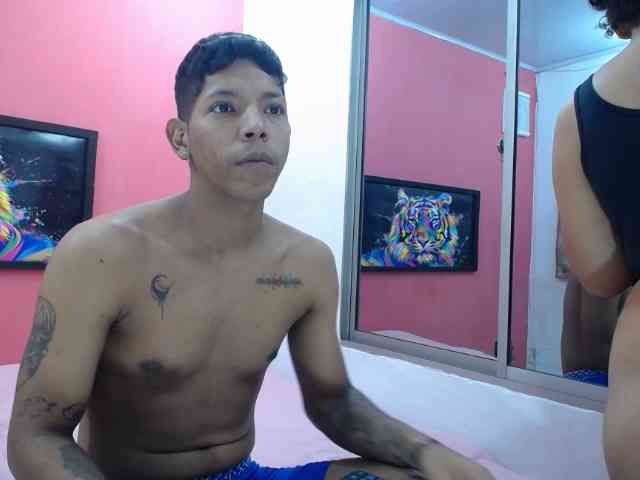 latinosninfomanos webcam
