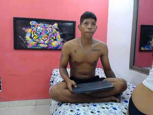 latinosninfomanos Sex Cam Show