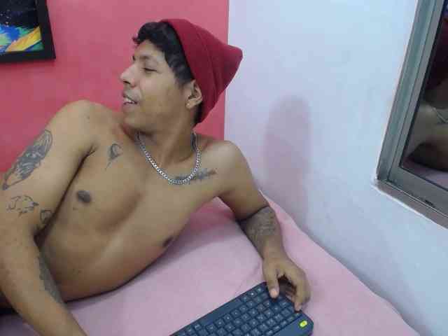 latinosninfomanos