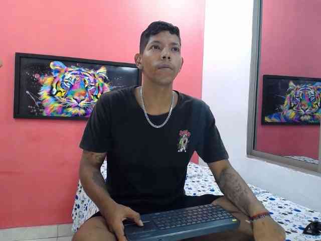 latinosninfomanos