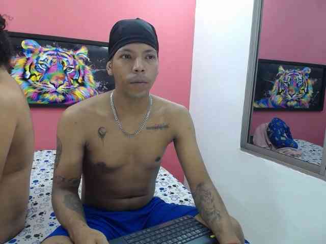 latinosninfomanos webcam