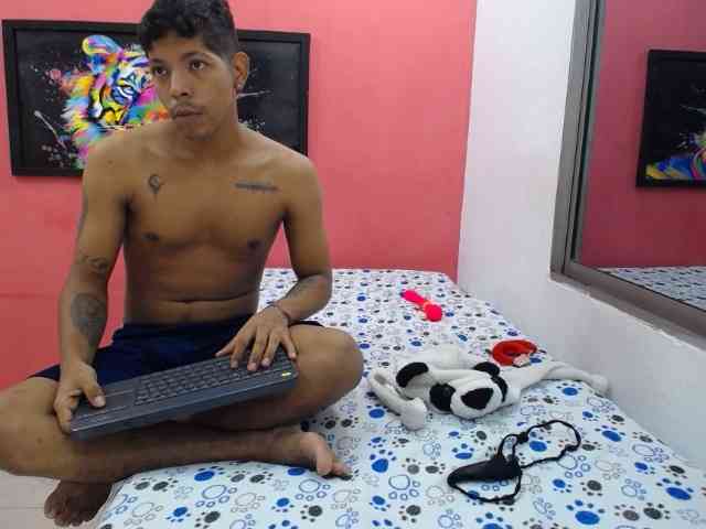 latinosninfomanos