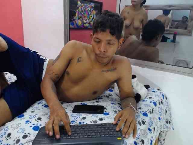 latinosninfomanos webcam