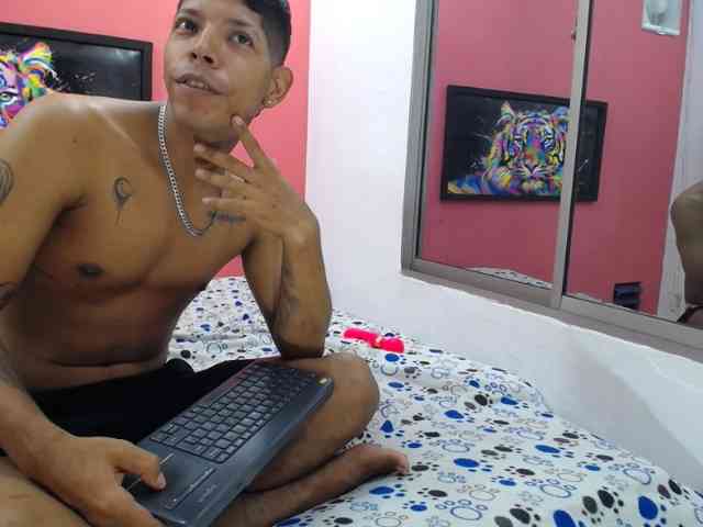 latinosninfomanos webcam