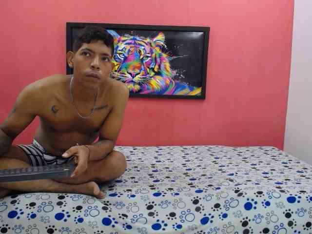 latinosninfomanos webcam