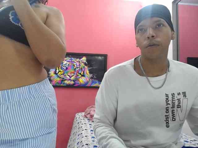 latinosninfomanos's webcam live show