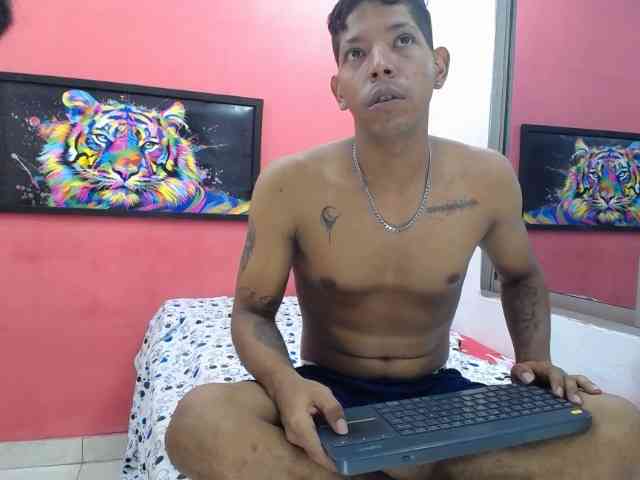 latinosninfomanos webcam