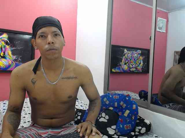 latinosninfomanos webcam