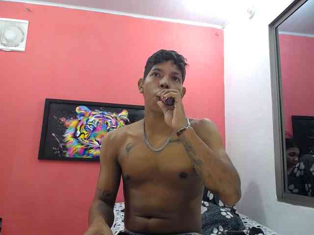 Modelo: latinosninfomanos