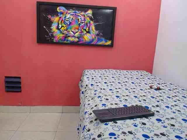 latinosninfomano... Live Webcam on BongaCams
