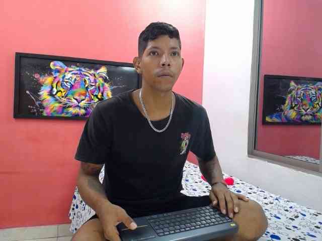 latinosninfomanos Sex Cam Show